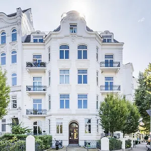 https://great-family-flat-25-bthrm-2-kitchen-2-br.hamburg-hotels-de.com